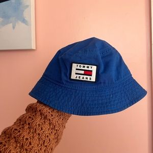 Tommy Hilfigure bucket hat. Good condition